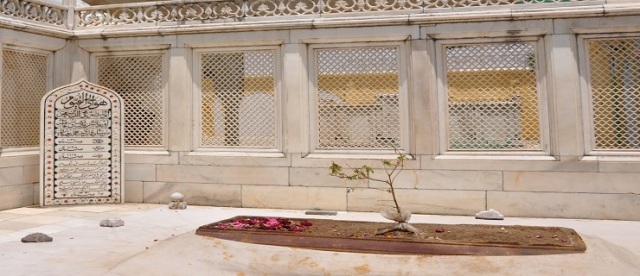 aurangzeb tomb
